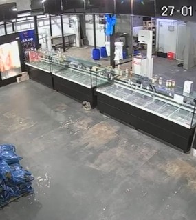 Hicieron un boquete en un frigorífico y se llevaron más de 20 millones de pesos en carne