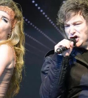 Milei en Mar del Plata: un ataque a la camioneta presidencial, show con Fátima Florez y el cierre en “La Derecha Fest”