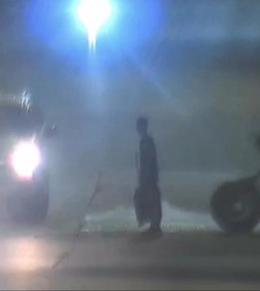 Volvían al barrio con una valija y una rueda robada, un vecino los delató y la policía los atrapó