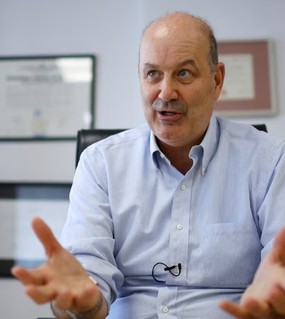 “Si te lastimaste jugando al fútbol, tu empresa no tiene nada que ver”: Sturzenegger sobre los cambios laborales