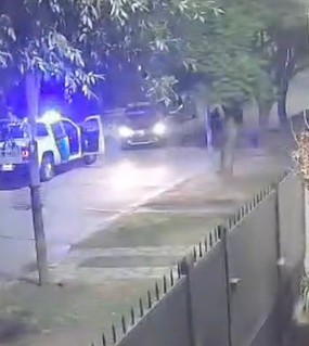 Entraron a robar a la casa de dos jubilados y escaparon a los tiros delante de la Policía