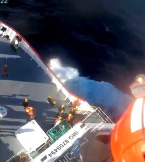 Se descompensó mientras pescaba en el medio del océano y lo rescataron en helicóptero