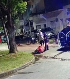 Policía se defendió de un falso delivery, disparó 6 veces y lo baleó de gravedad 