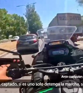 La increíble excusa de un hombre que se movía en un auto robado y con patente melliza