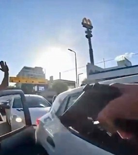 Robó un auto, escapaba por la General Paz y al ser detenido dio una excusa insólita