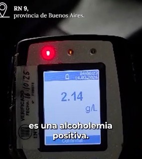 "Tomé unas copas en lo de mi amigo”: manejaba por la ruta con 2,14 de alcohol en sangre