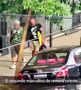 Asaltaron a un jubilado de 70 años por la espalda y se fueron caminando como si nada: un chileno detenido