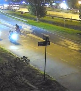 Seis motochorros salieron de cacería y cometieron violentos robos