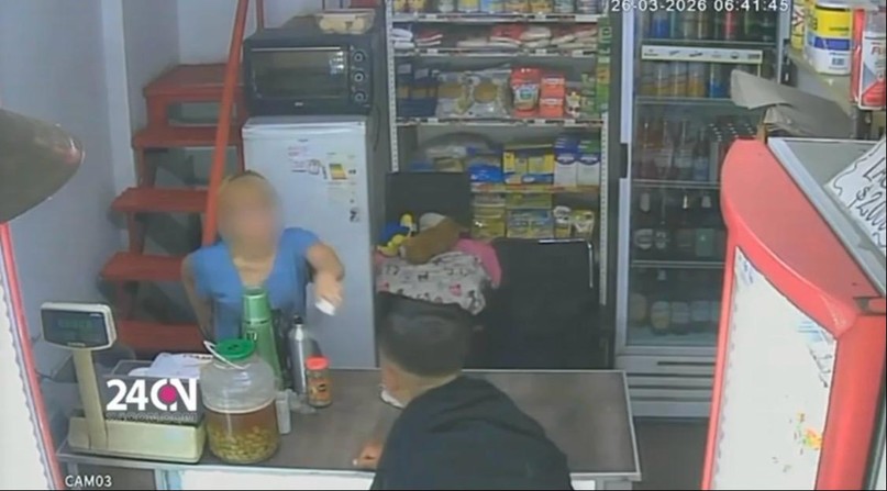 Enfrentó al “ladrón de la capa” con una cuchilla y él se burló de ella antes de huir- Enfrentó al “ladrón de la capa” con una cuchilla y él se burló de ella antes de huir