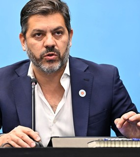 “El perturbado mental salió a echar culpas”: Carlos Bianco contra Javier Milei tras el fallo de YPF