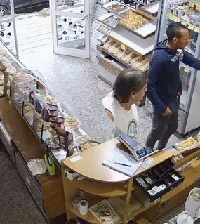 Un acosador siguió a una nena de 7 años hasta la panadería y la salvó la abuela  