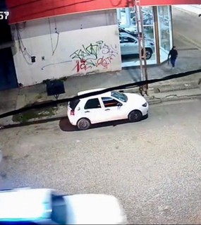 Escapaba en contramano tras un robo, chocó a un motociclista y lo dejó en grave estado 