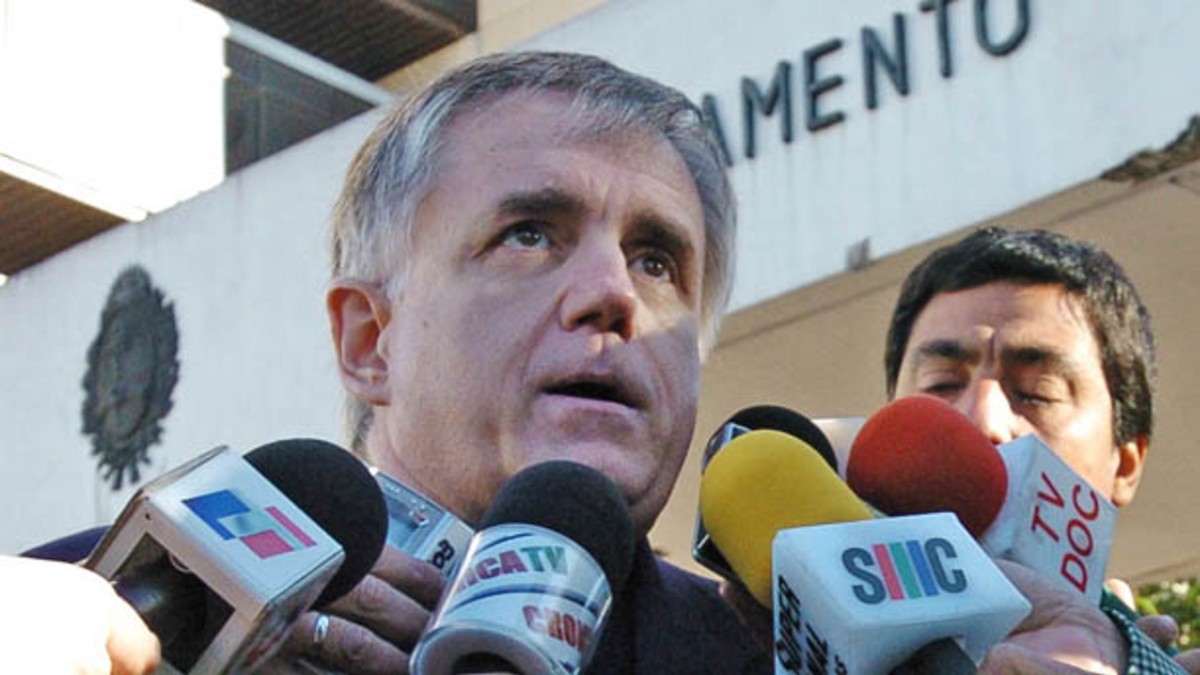 Piden mayor condena para Grassi por abuso sexual