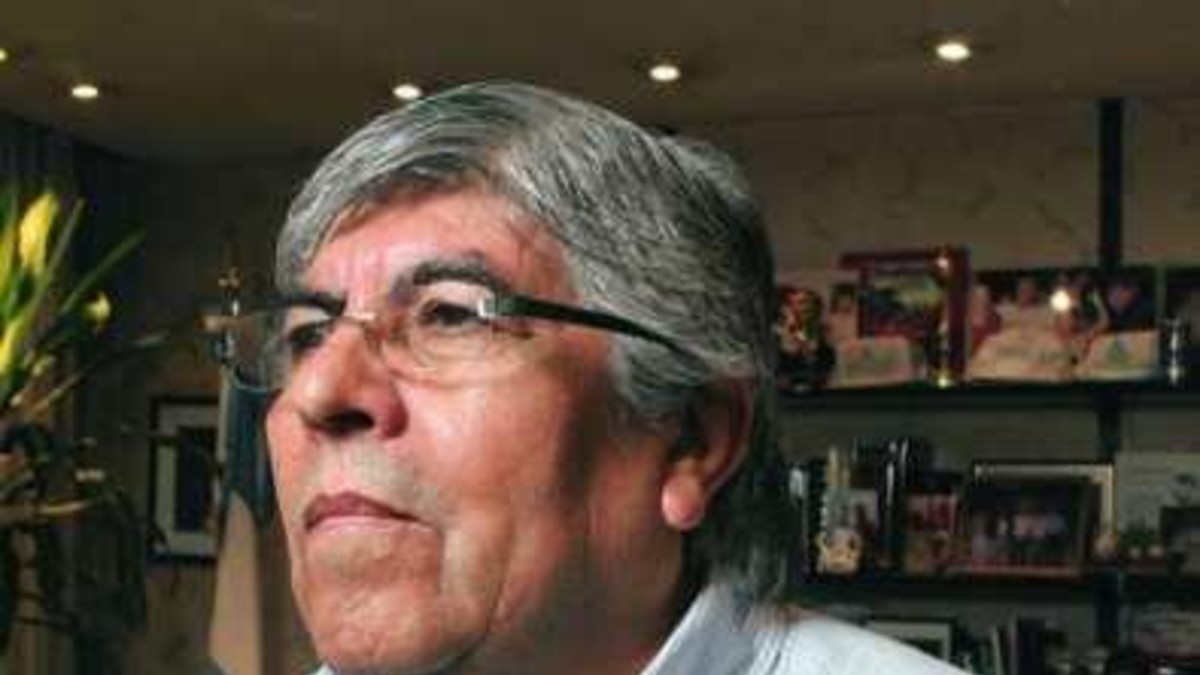 Moyano busca "puentes" con los intendentes