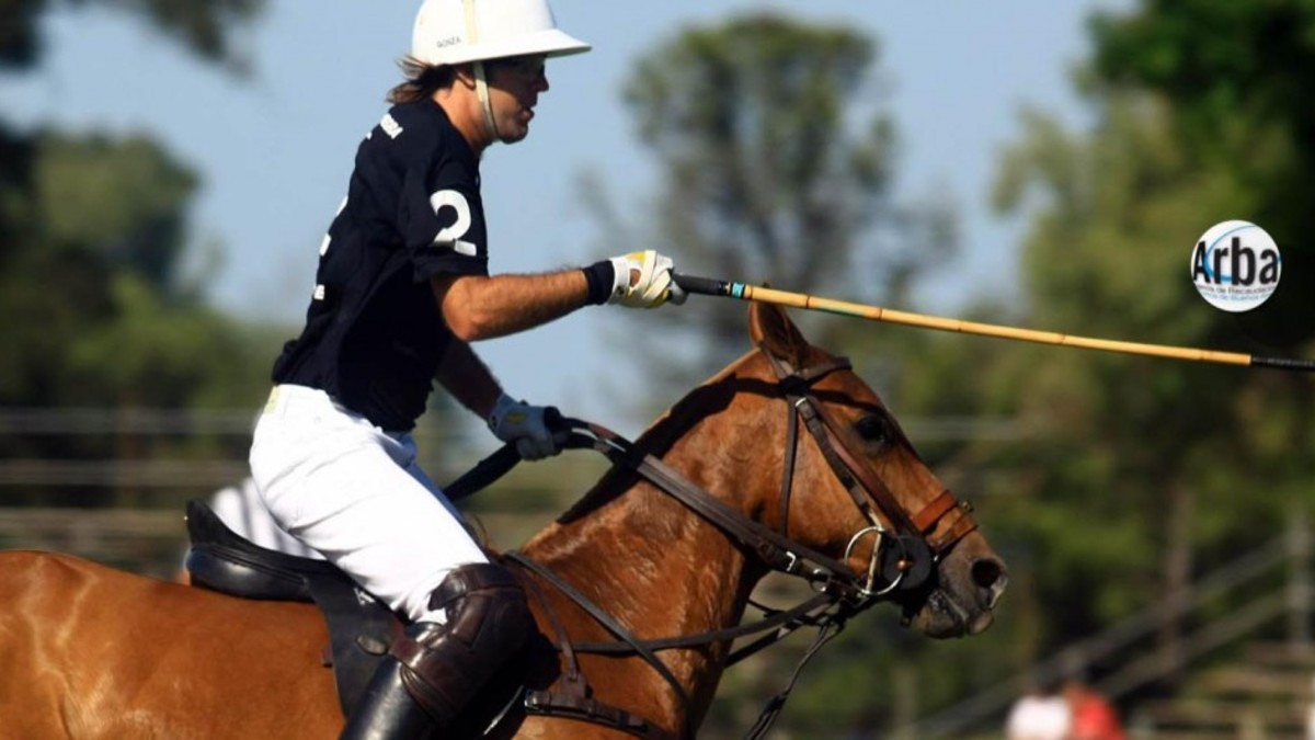 Fueron a ver un partido de polo y Arba los escrachó