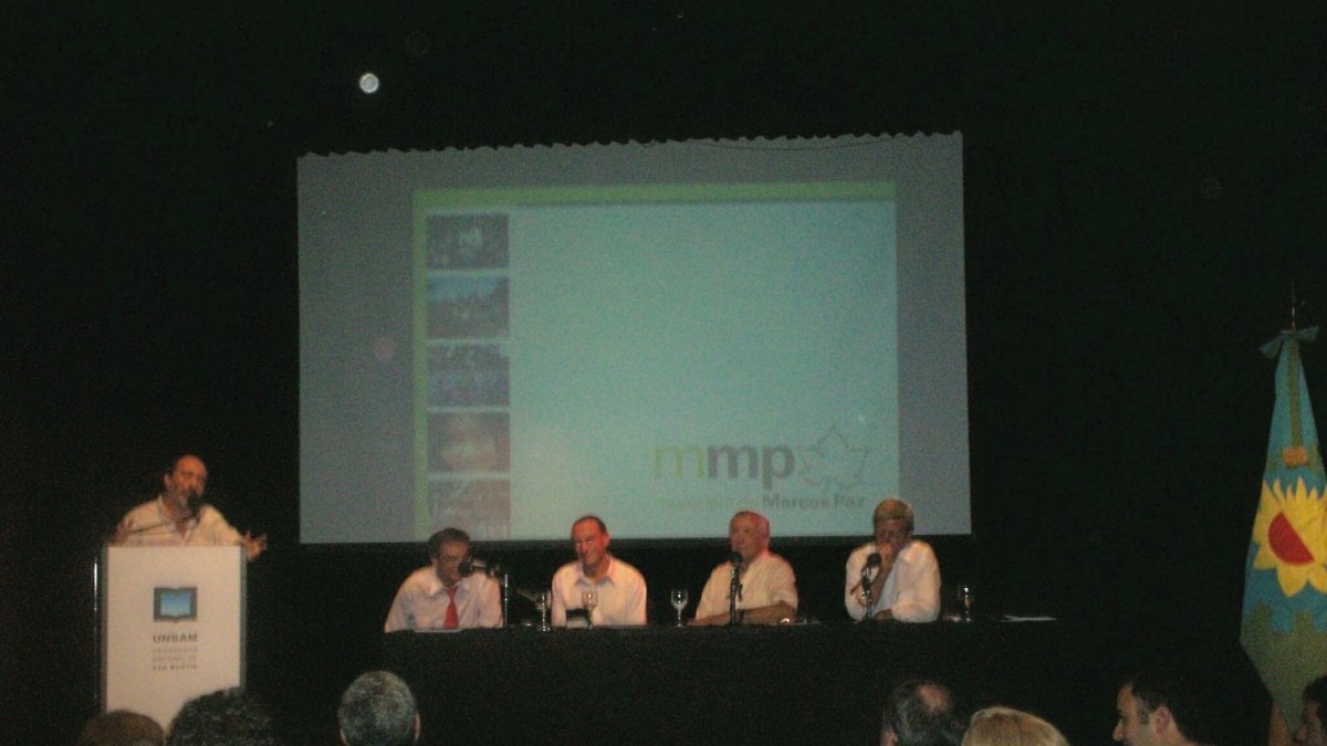 Intendentes disertaron sobre políticas públicas