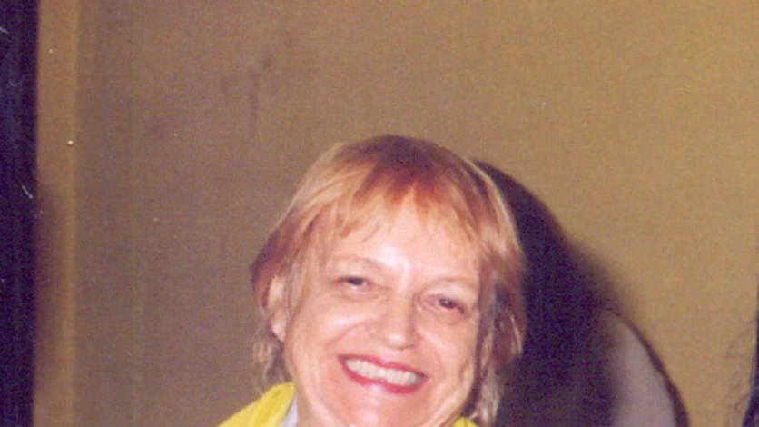 Adela Hlozek presentó su libro: "Amaneceres"