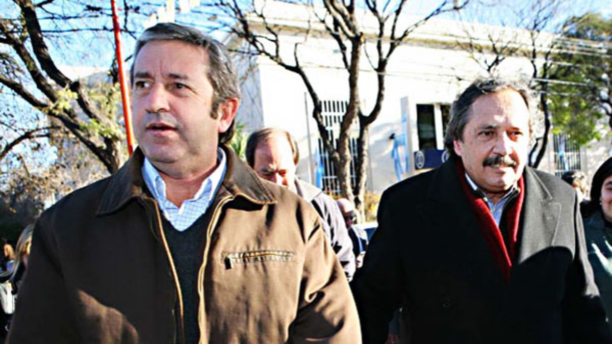 Cobos felicitó a Ricardo Alfonsín por el triunfo