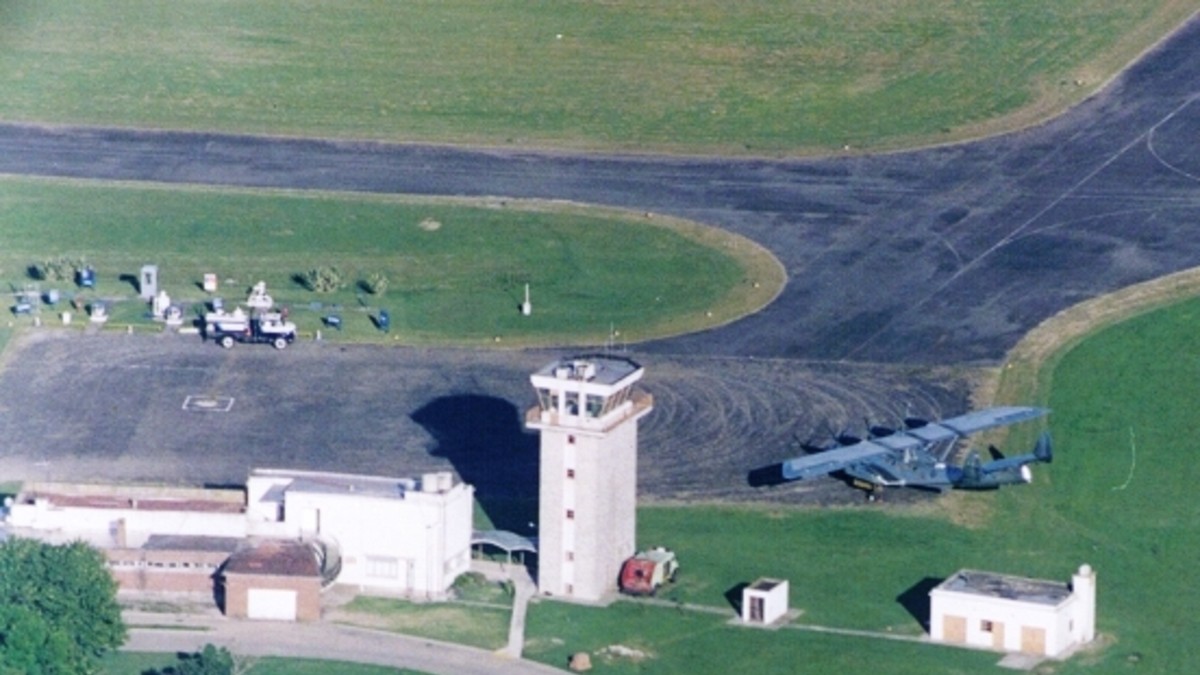 Quieren reactivar el aeropuerto de La Plata para vuelos de cabotaje