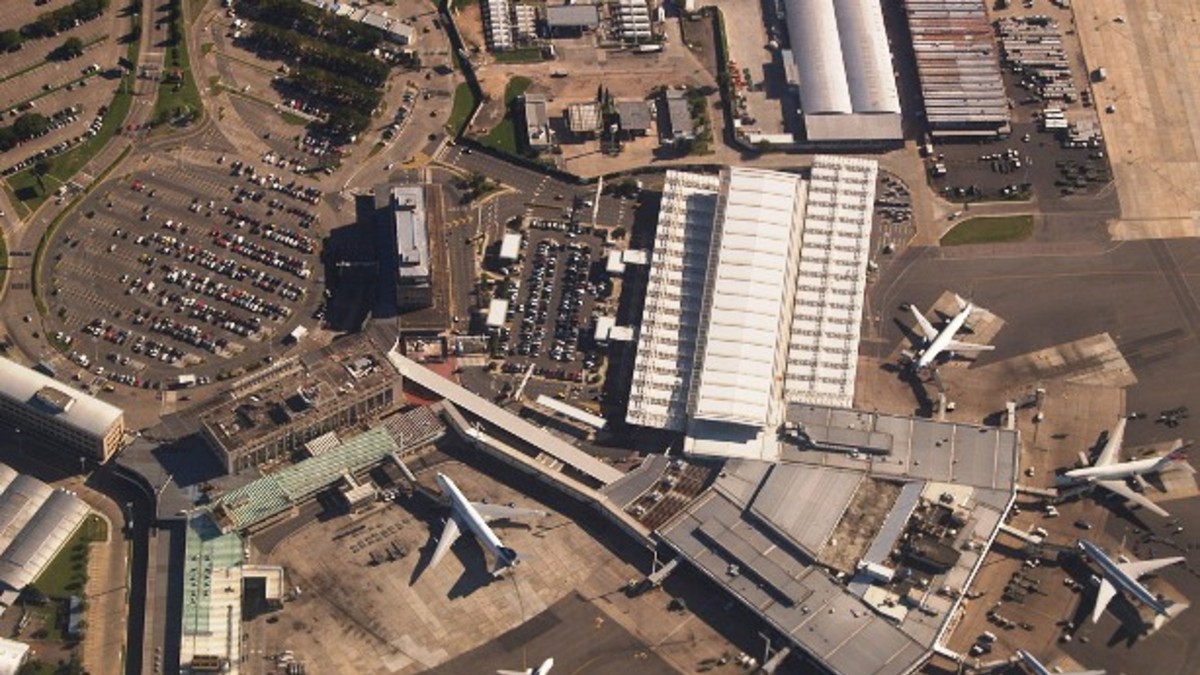 Proponen que el aeropuerto de Ezeiza sea "rebautizado"