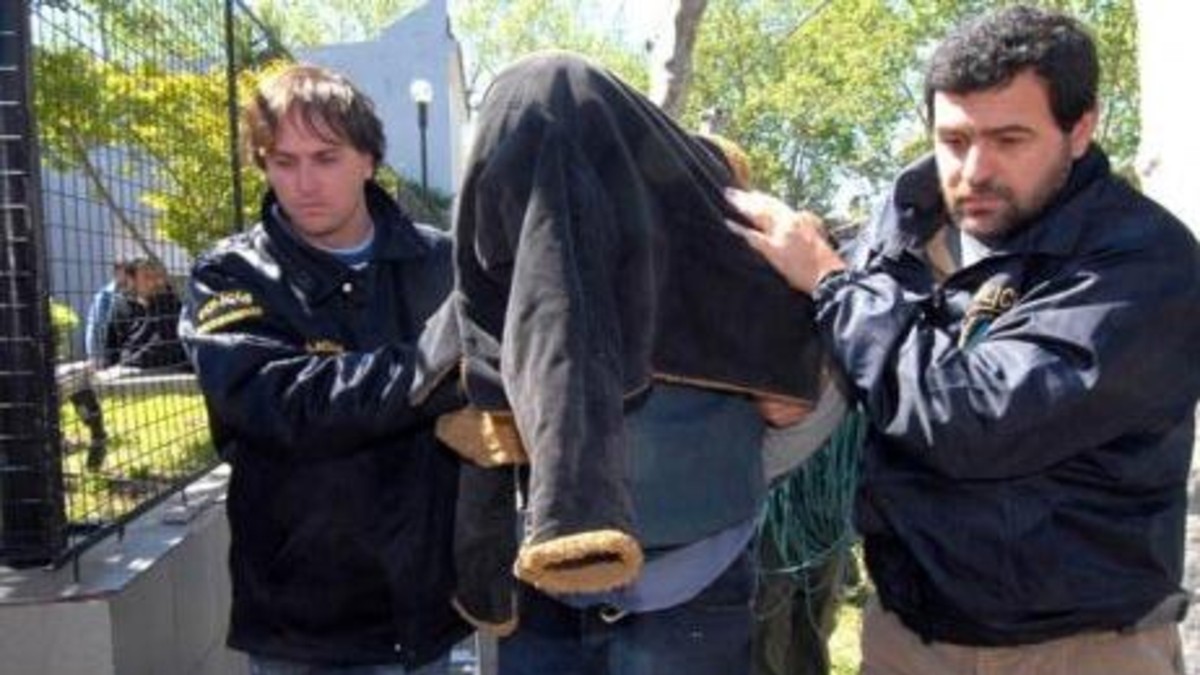 Detienen a un hombre por contactar chicos en internet para abusarlos