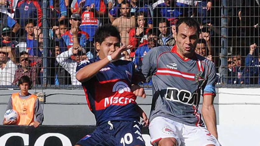 Estudiantes lo ganaba dos veces, pero Tigre se lo empató