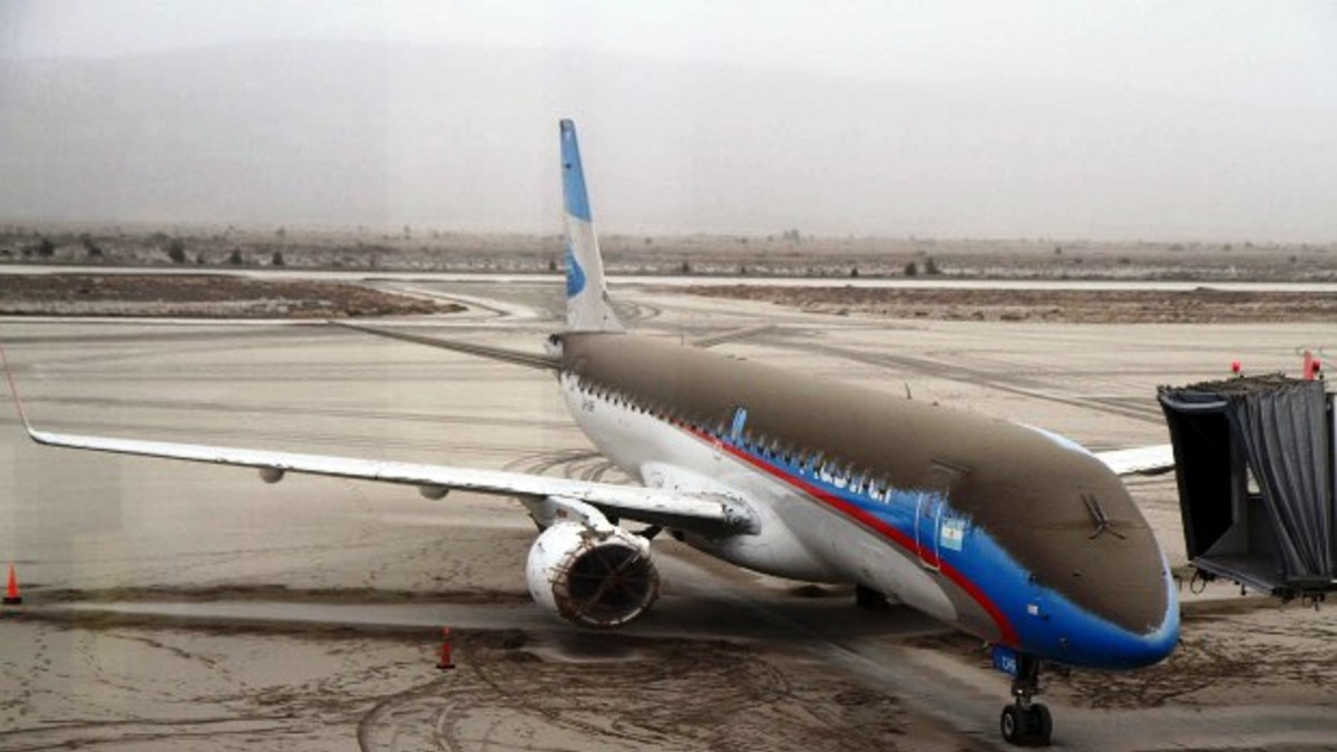 Afirman que la ceniza volcánica derriba aviones