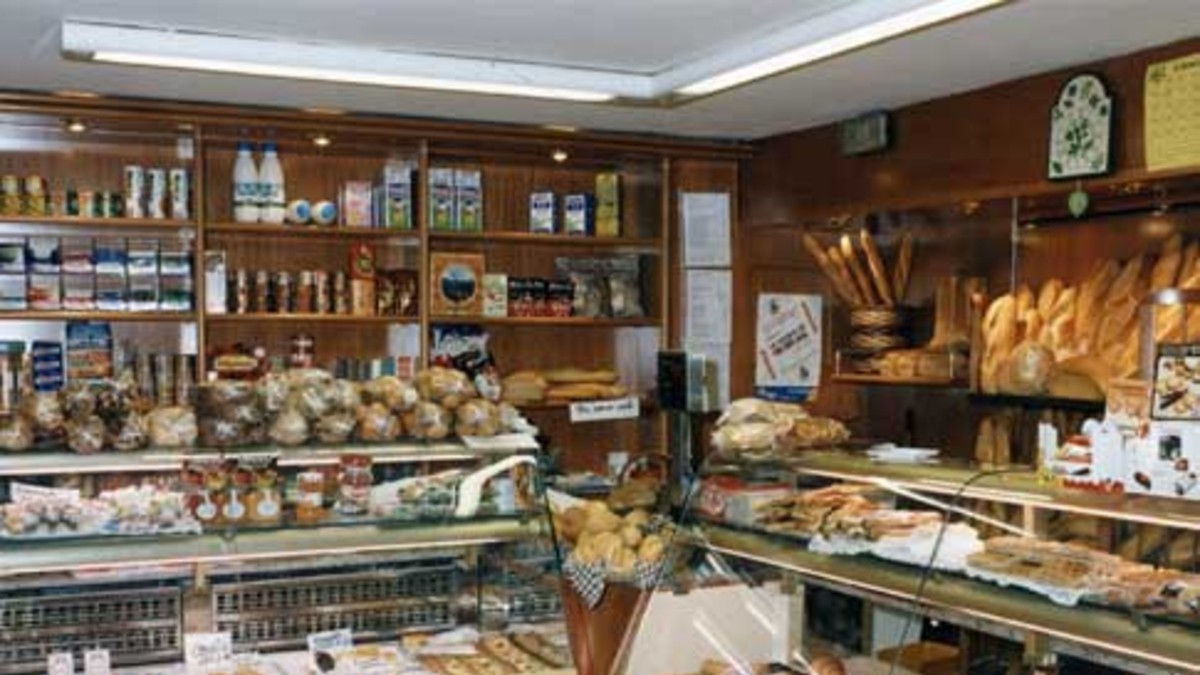 Asaltaron una panadería y, antes de escapar, se comieron unas empanadas