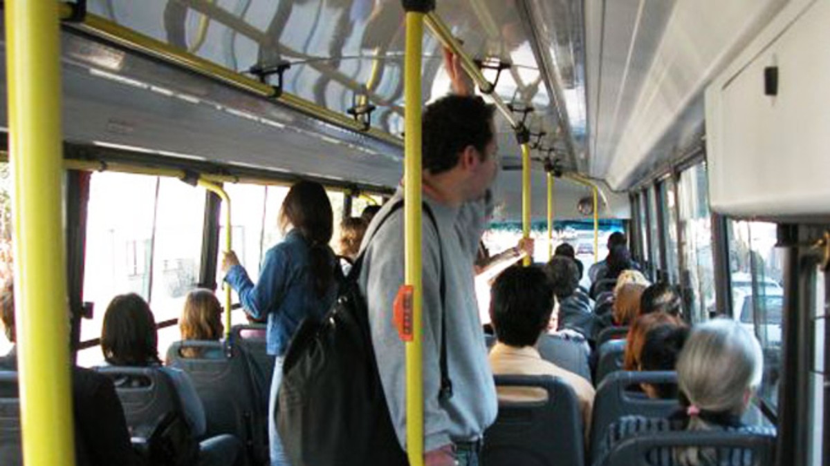 Mujer tajeó a un colectivero tras discutir por el boleto