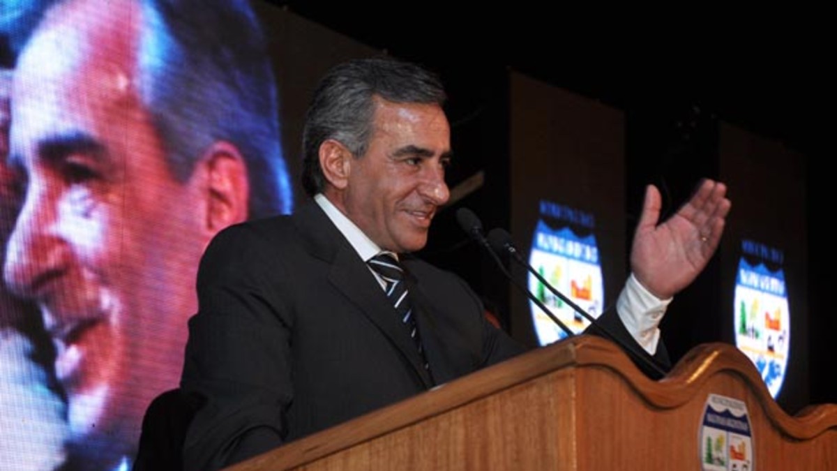 Investigarán a Cariglino por las agresiones