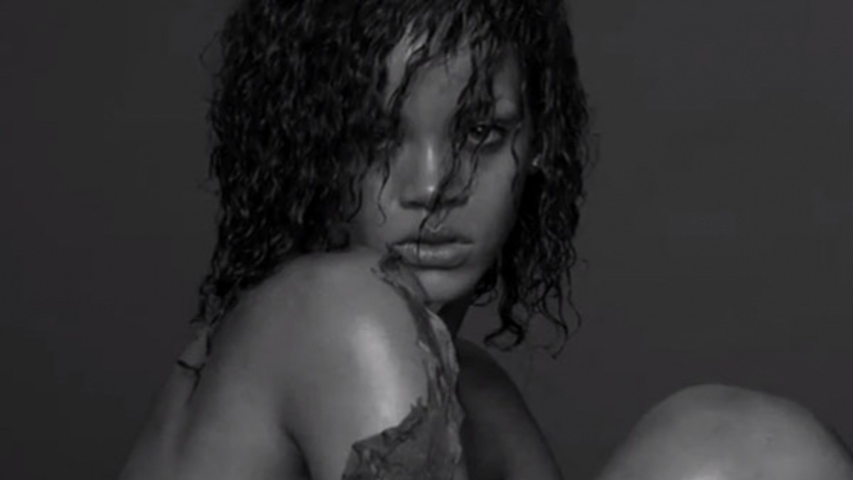 Rihanna calentó Twitter mostrándose bien sucia