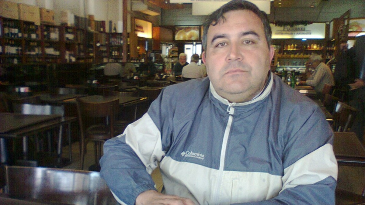 Denuncia a Bruera por estafarlo y enviarle sicarios