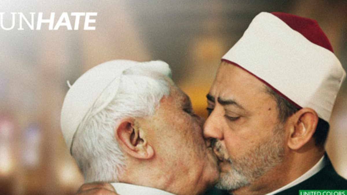 El beso de la discordia: sacaron la foto del Papa de la publicidad de Bennetton