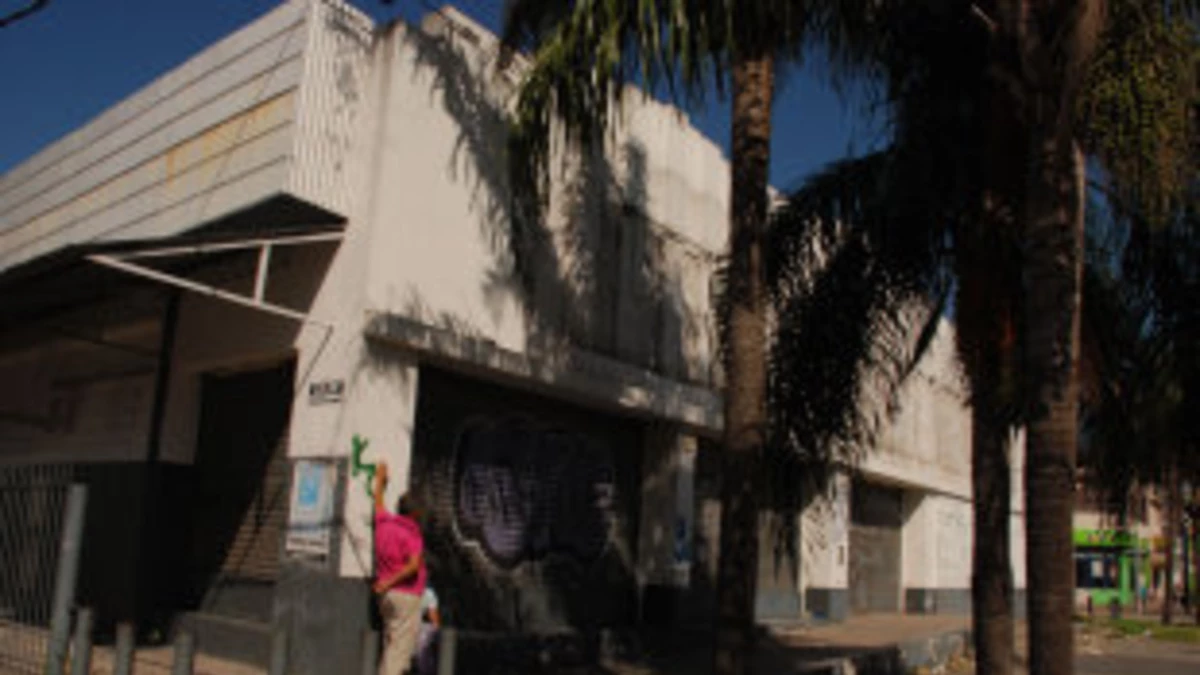 Iban a usar el edificio para una escuela de arte pero lo empezaron a demoler