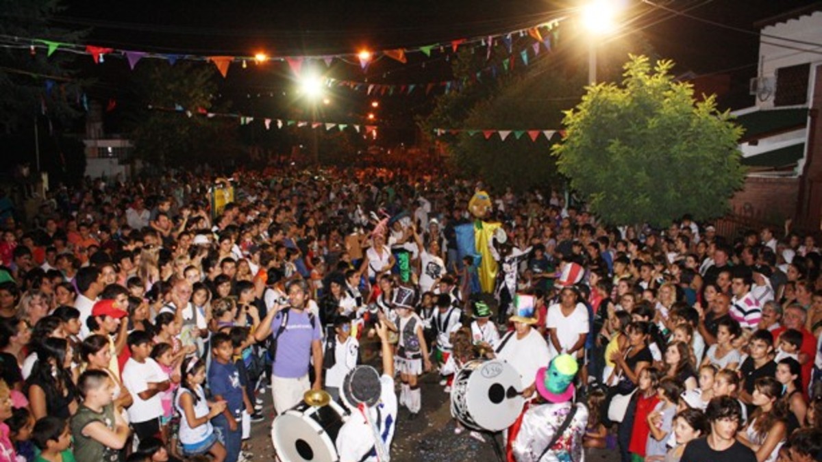 Horas antes, el municipio le prohibió festejar el carnaval