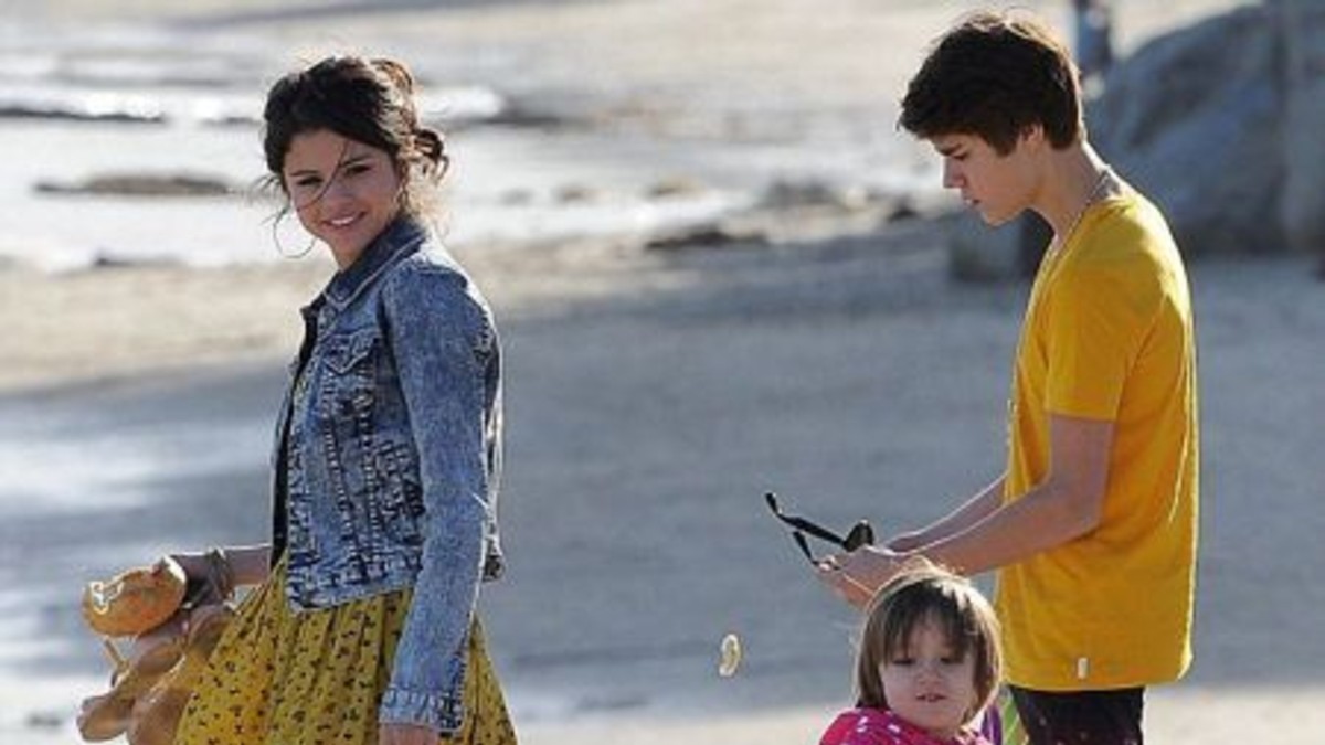 ¿Se le chispoteó?: Selena Gomez mostró la "tanguita"