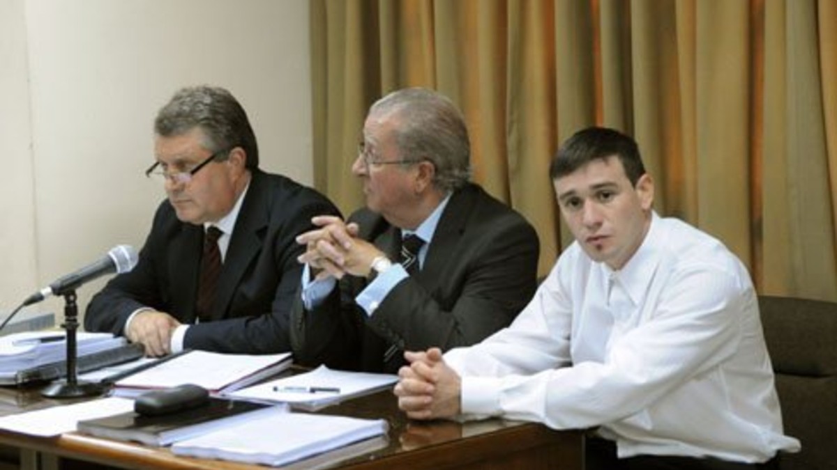 Insólito: si mató a toda su familia pero es buen vecino, puede seguir libre