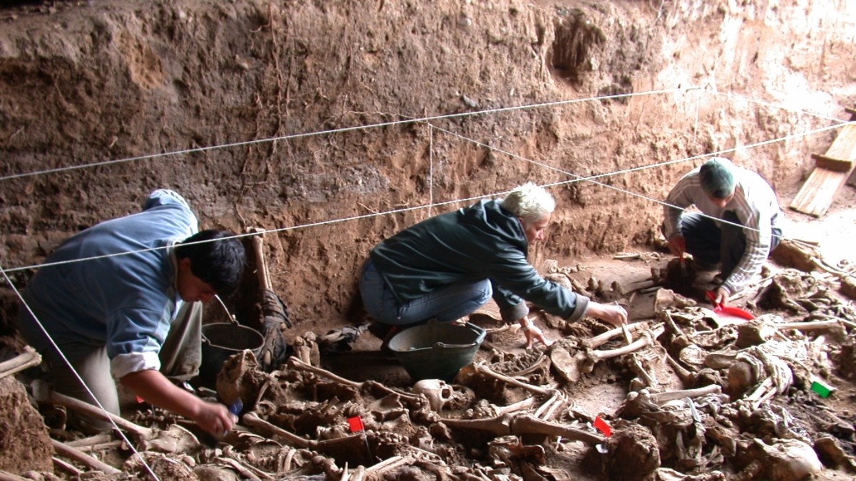 Identifican a desaparecidos enterrados en cementerios