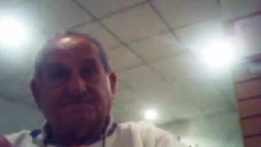 Escrachan a ex dirigente que manda a barras a "matar" opositores