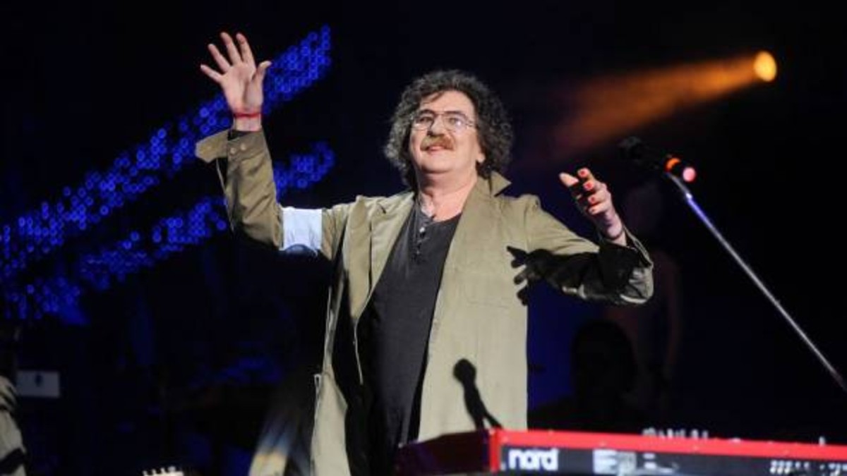 Charly se desmayó durante un show y fue internado