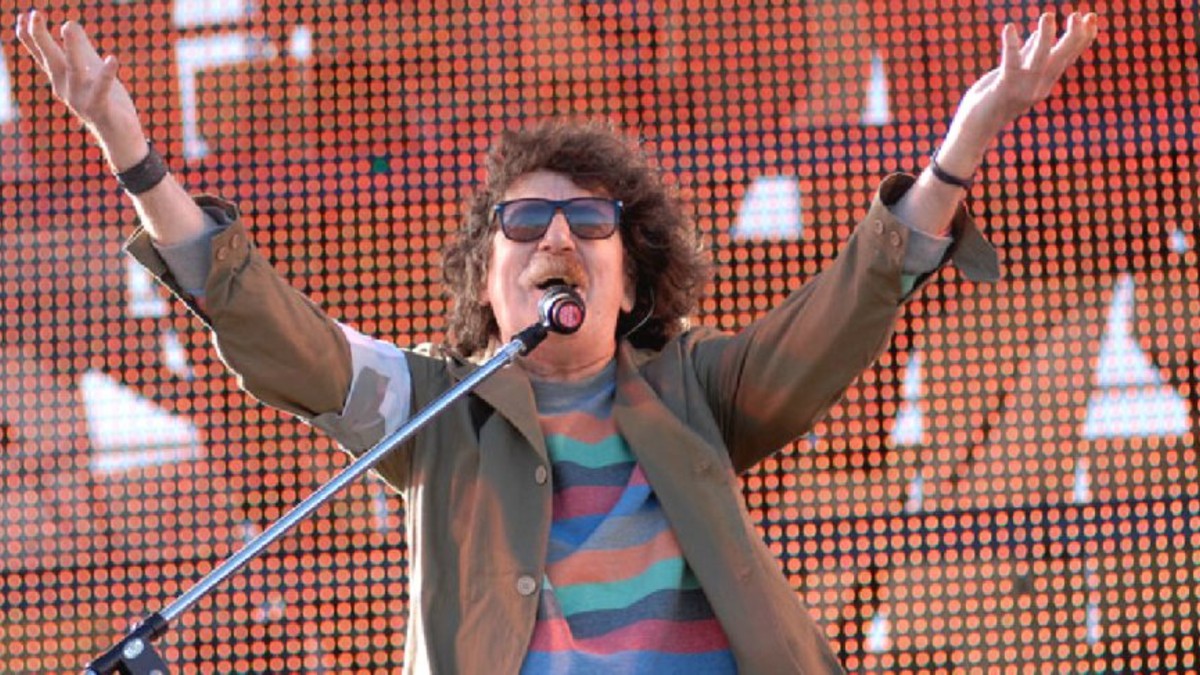 Le dieron el alta a Charly García: ¿Qué provocó su desmayo en el escenario?