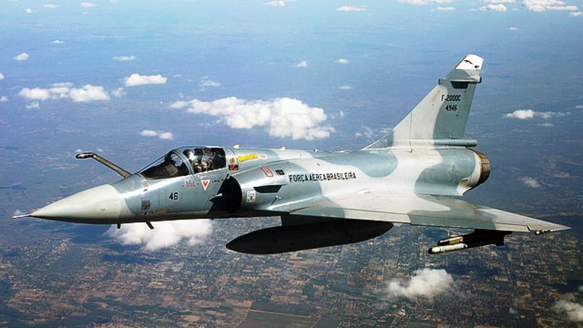 Hicieron una exhibición aérea y volaron los vidrios