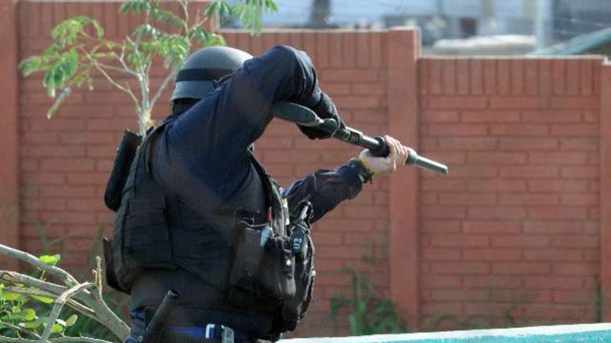 Policía "Rambo" se enfrentó con cuatro ladrones