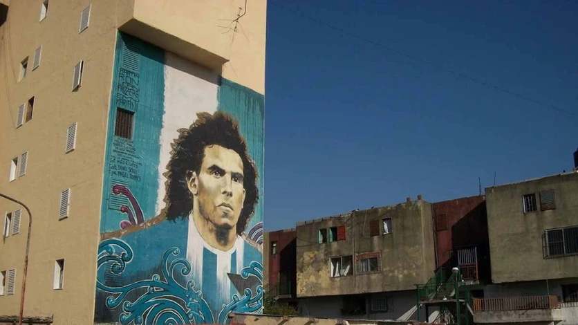 Cómo es la vida del último Tevez de Fuerte Apache