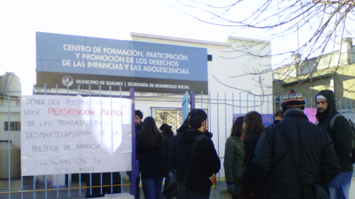 Les prometió vacaciones, no cumplió y los despidió