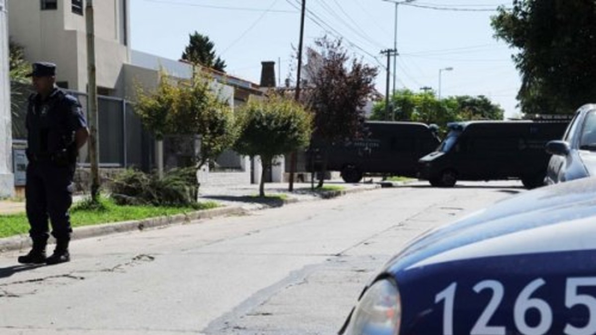 Se trenzaron dos familias y un joven terminó acuchillado
