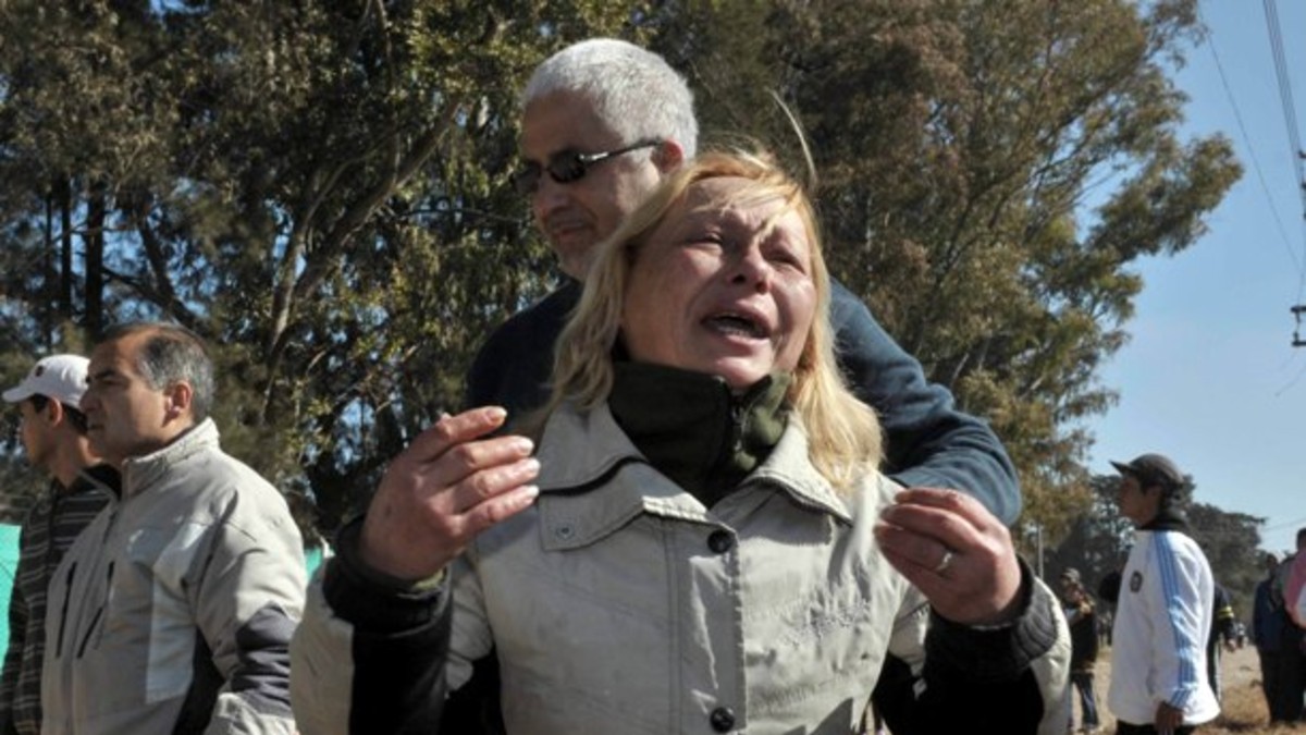 "Uno pudo haber caído a la pileta y los otros murieron por intentar salvarlo"