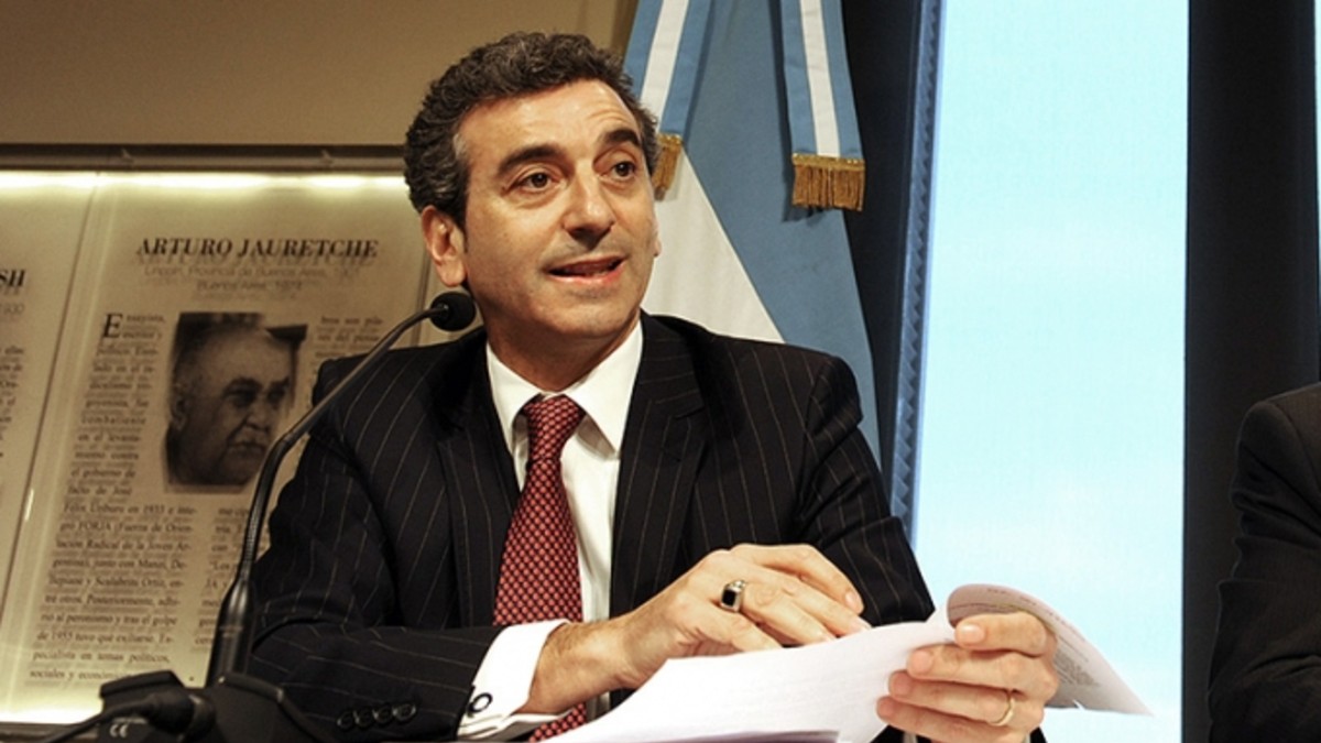 Randazzo anunció el inicio de obras en el Sarmiento