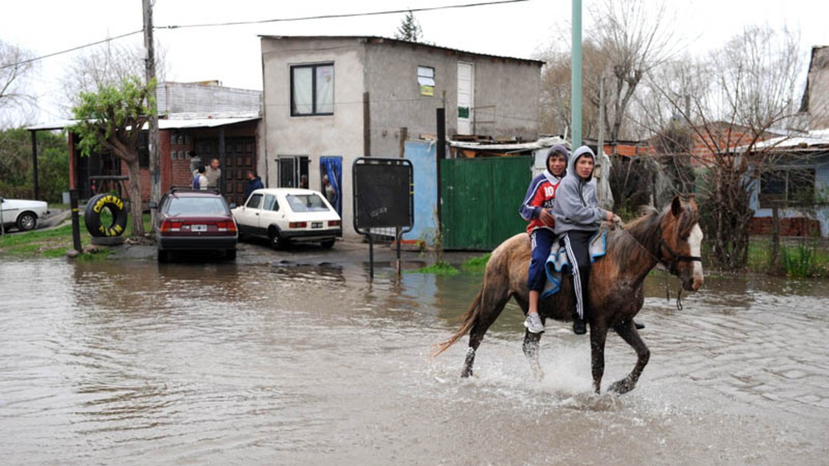 Evacuaron a más de 80 personas en San Martín
