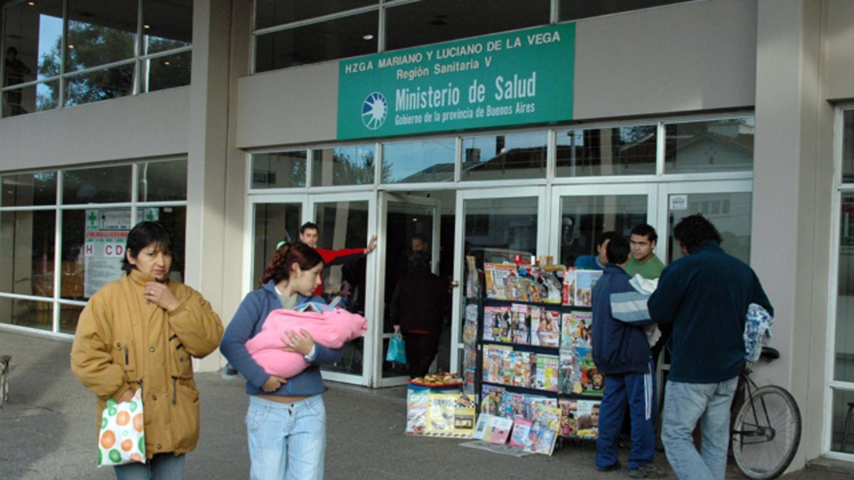 En el hospital del tiroteo sólo atienden emergencias